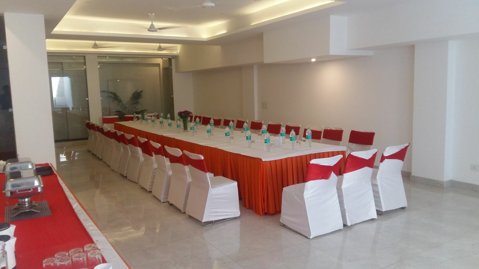 Indiyaah Inn Гургаон Экстерьер фото